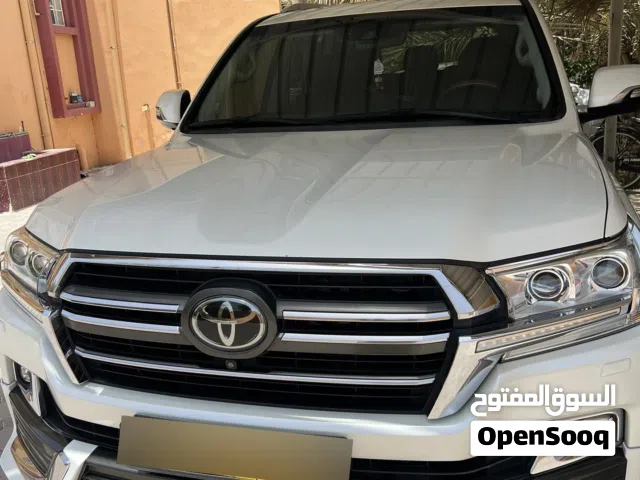 Used Toyota Land Cruiser in Al Dakhiliya