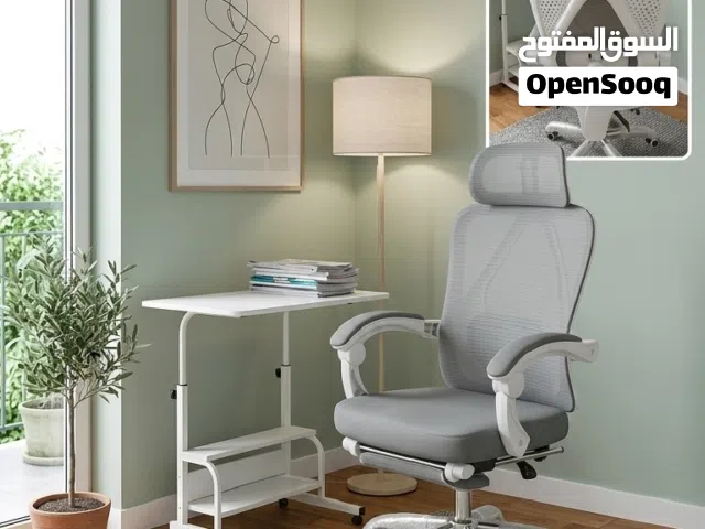 طقم مكتب فاخر كرسي طبي + ميز جديد تماماً ما مستخدم وبي مجال