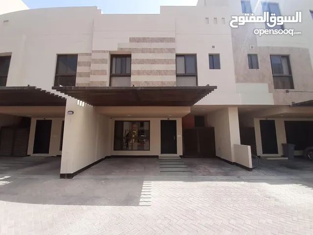 250 m2 4 Bedrooms Villa for Rent in Northern Governorate Markh