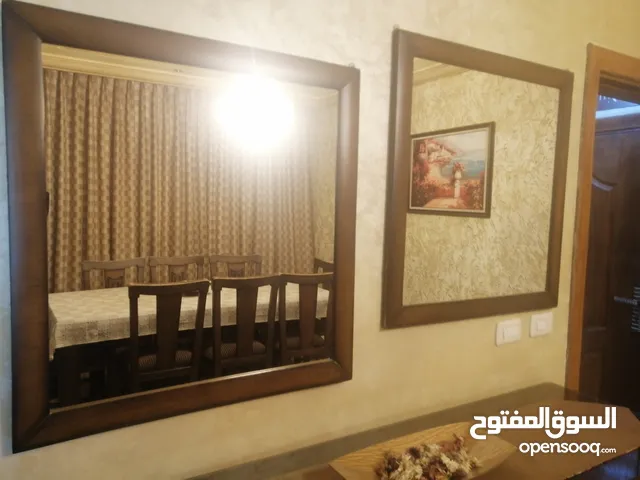 طقم كنب 9 مقاعد وغرفة سفرة للبيع بحالة ممتازة