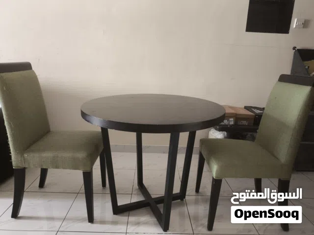 طرابيزة دائرية مع عدد 2 عدد كرسي