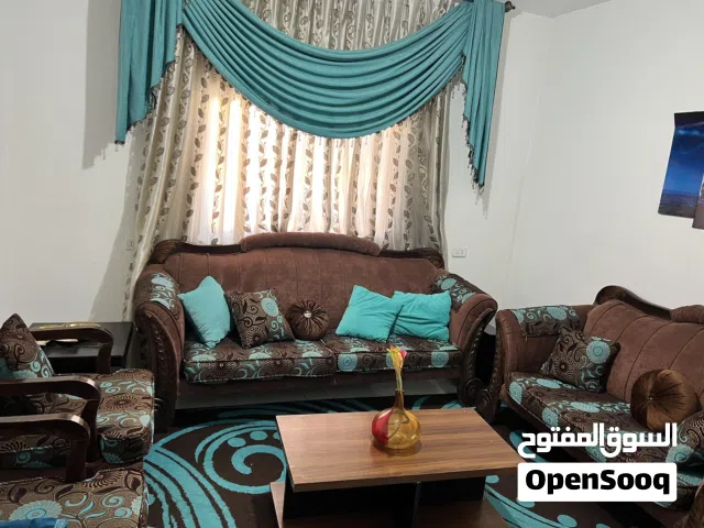 طقم كنب مع السجاد والبردايه
