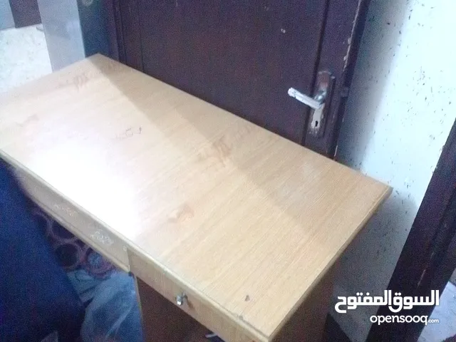 تخت بيبي وتختين مفرد وطاوله كمبيوتر