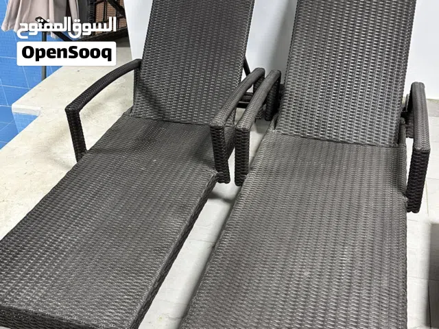 طقم كراسي مسابح للبيع عدد 2 بحالة جيده جدا للمسابح او الحدائق والشاليهات