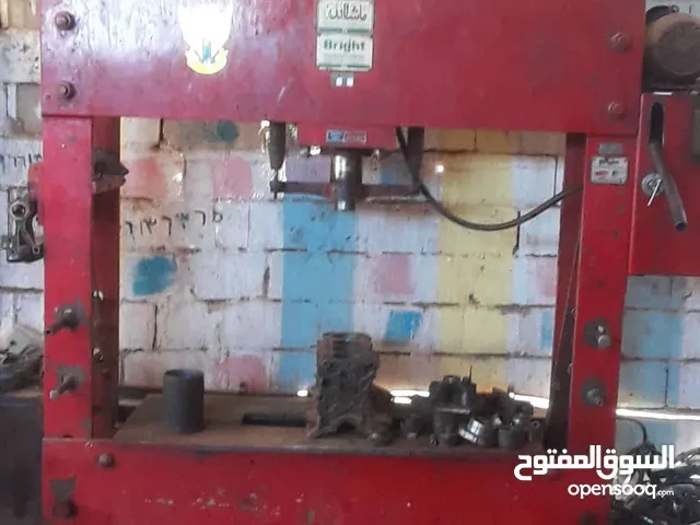 ورشه خراطه سيارات للبيع في امدرمان المعدات