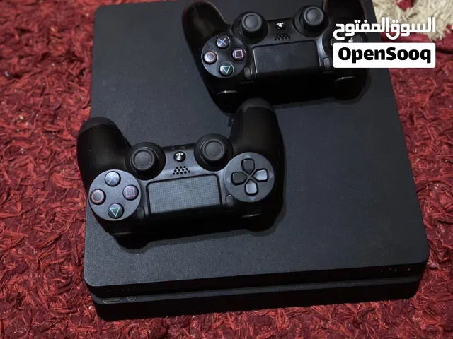 Ps4مستعمل في حاله نضيفه وخالي من العيوب ومش مقضوض في 7العاب ومساحه الجهاز 500قيقا سعره1450دينار