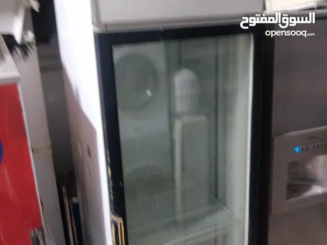 ثلاجة عرض لون ابيض عزل فوم نوع توفير