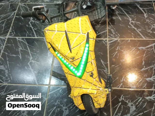 سكوتر ذكي مستعمل حالته ممتازه معه شاحن ومفتاح للتشغيل ويوجد فيه بلوتوث