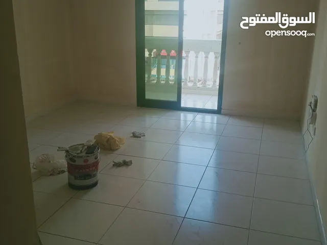 شقة غرفتين وصاله وبلكونة بالنخيل رأس الخيمة