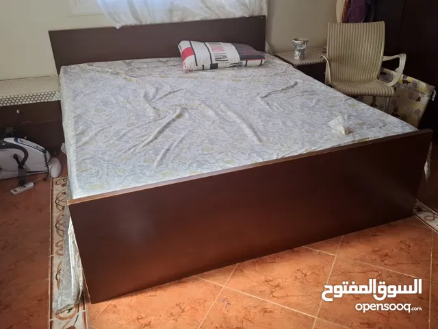 غرفة نوم للبيع خشب السعر قابل للتفاوض