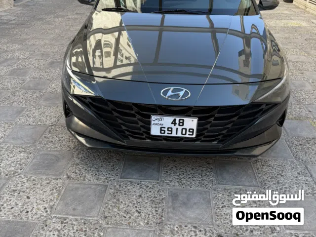 2023 Hyundai Elantra Standard