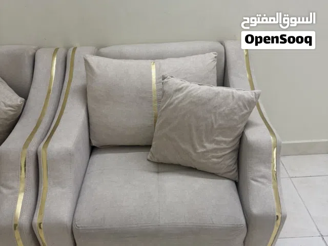 للبيع كراسي العدد اثنين بحاله جدآ ممتازه شبه الجديد سعر الكرسي 15 دينار نهائي