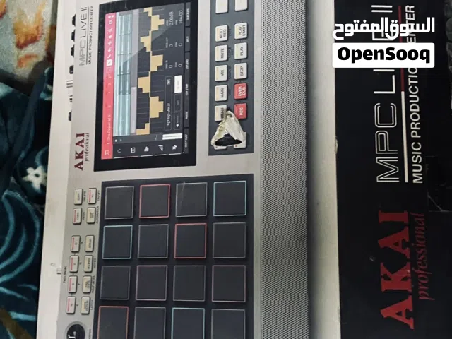 محطة إنتاج موسيقي Akai MPC Live II Retro Edition