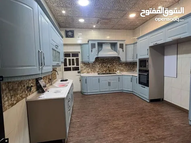 250 m2 4 Bedrooms Townhouse for Sale in Basra Maqal