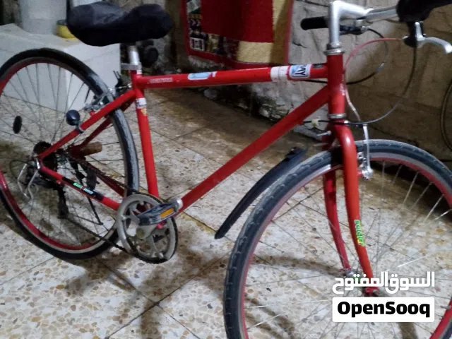 مساء الخير  بايسكل c700 حجم 24 لون احمر نظيف