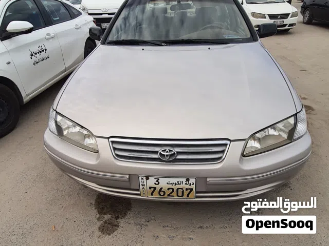 2001 تويوتا كامري GLX