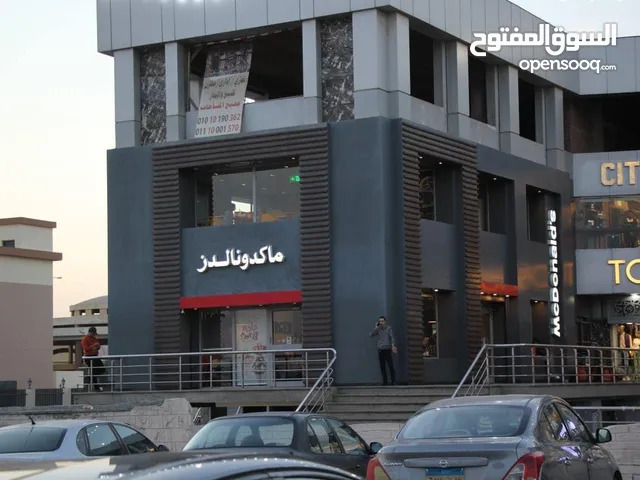 محل للإيجار داخل مول مميز بمدينة العبور