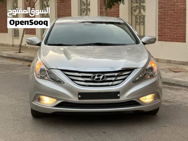 2012 هيونداي سوناتا Standard