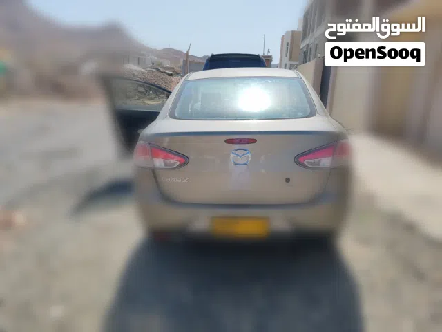 2013 مازدا 2 Standard