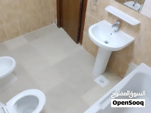bachelor room available