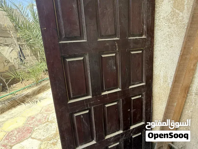باب خشب صاخ