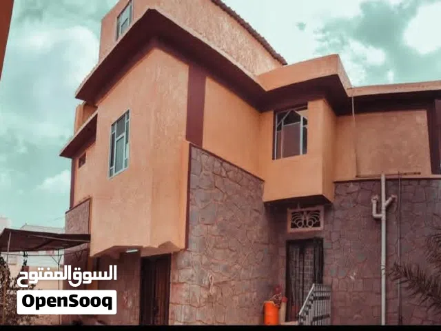 300 m2 More than 6 bedrooms Villa for Sale in Aden Shaykh Uthman