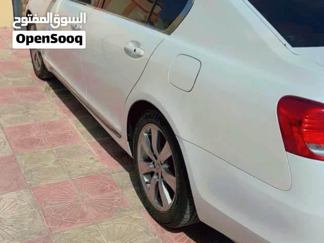 لكزس جي اس 350 سياره نضيفه ومايحتاج لها اي شي دق سلف وتوكل وفيها فحص سنه المطلوب في1800