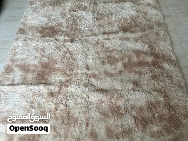 موكيتات للبيع مستعملات مرة ومابيهن دوس