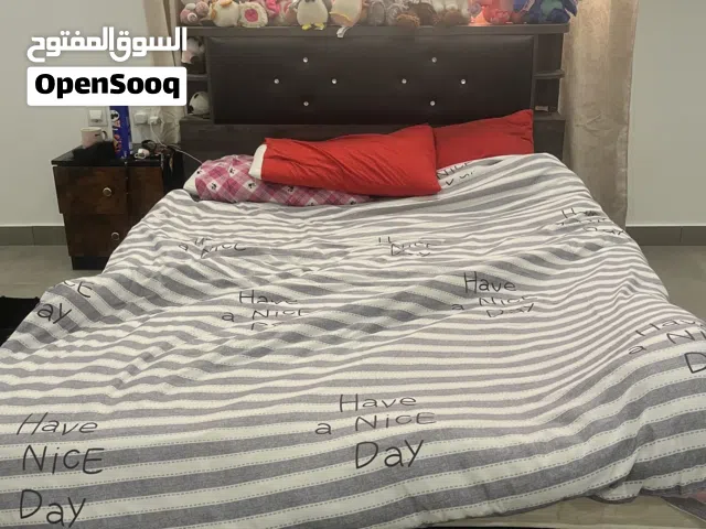 Bed queen size 180x200 with mattress