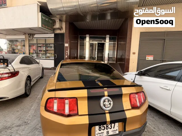 2010 فورد موستانج V6