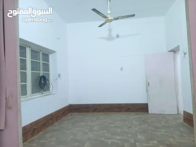 300m2 5 Bedrooms Townhouse for Rent in Basra Jaza'ir