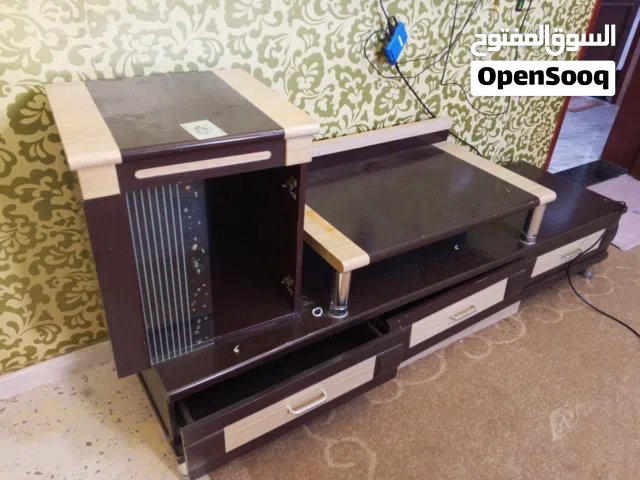طاولة تلفاز