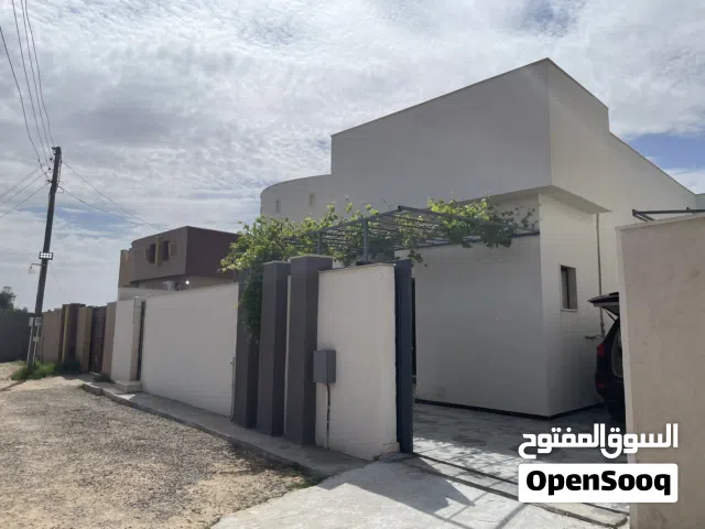 205 m2 3 Bedrooms Townhouse for Sale in Tripoli Ain Zara
