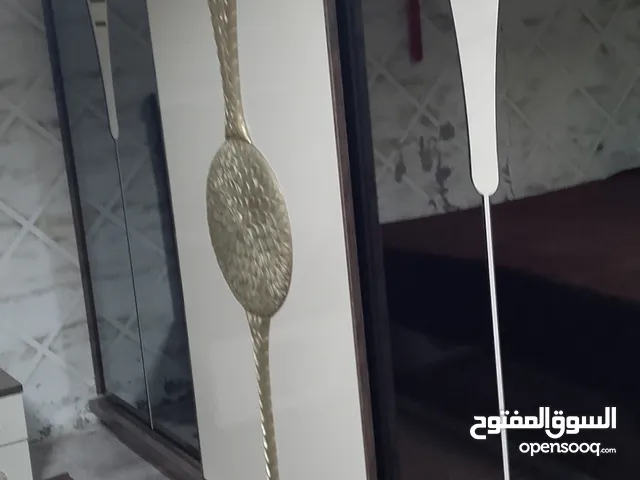 دار نوم بخشب ممتاز يوجد به مكان لشاشه مخفيه سبع قطع وثلاث قطع هديه