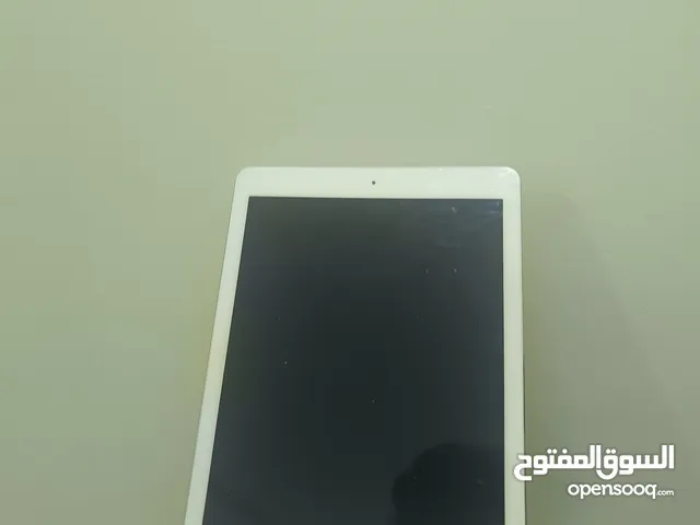 ايباد أير نظيف ونادر تحصله ببيعه عشان الجامعة