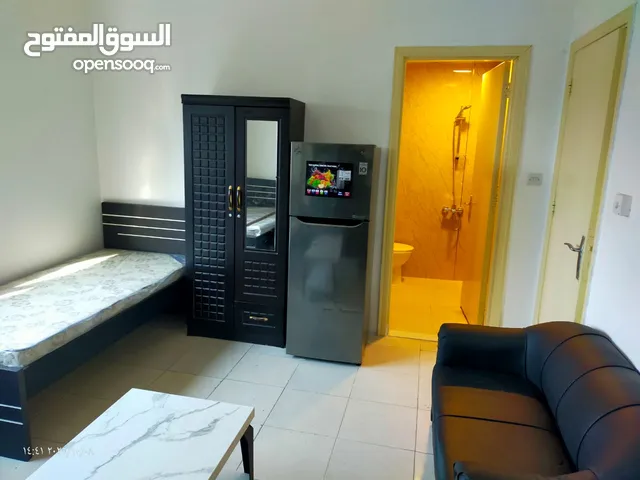 1000 m2 4 Bedrooms Apartments for Rent in Sharjah Al Khan