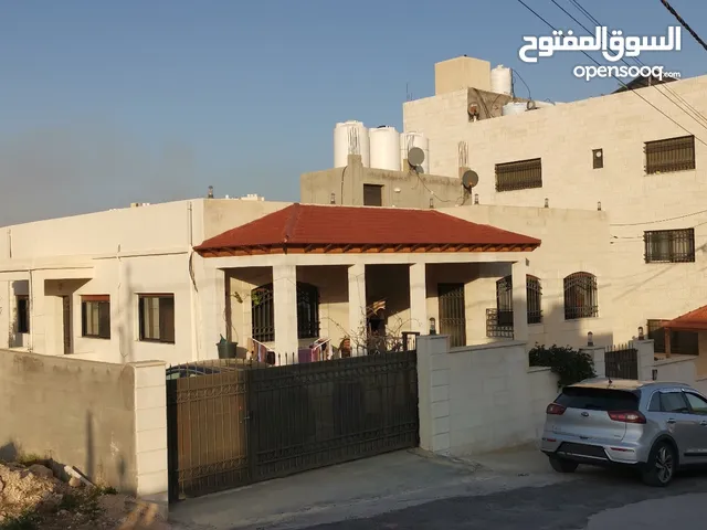 200 m2 4 Bedrooms Townhouse for Sale in Zarqa Jabal Al Mugheir