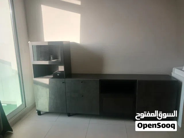 طقم خزائن وتلفزيون IKEA BESTÅ بحالة ممتازة