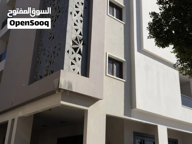شقة ارضية للبيع مساحة 200متر من المالك مباشرة