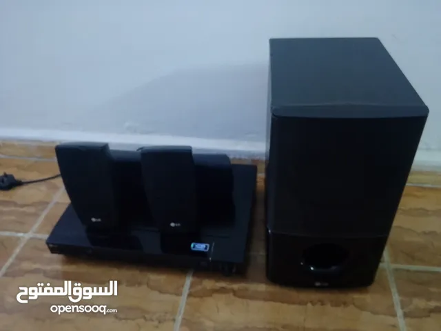 سماعات مع دي في دي مع ارموت