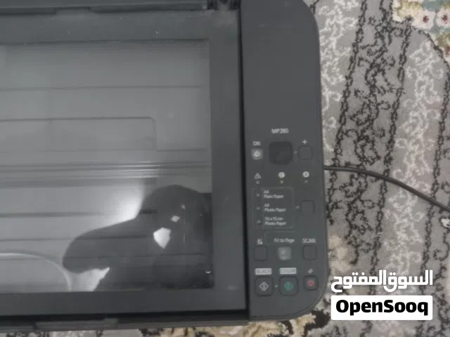 طابعة ملونة بحالة ممتازة، استعمال خفيف  البيع بغرض السفر