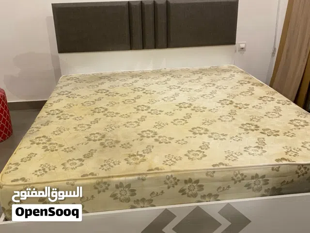 Bed with mattress 180x200