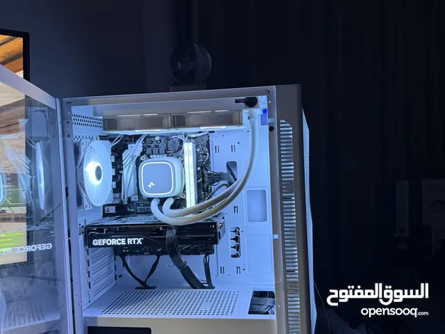 بيسي قيمنق 4070super + كيبورد + ماوس + قطعتين ماوس باد. الباقي في الوصف