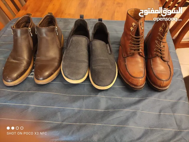 42 Sport Shoes in Amman