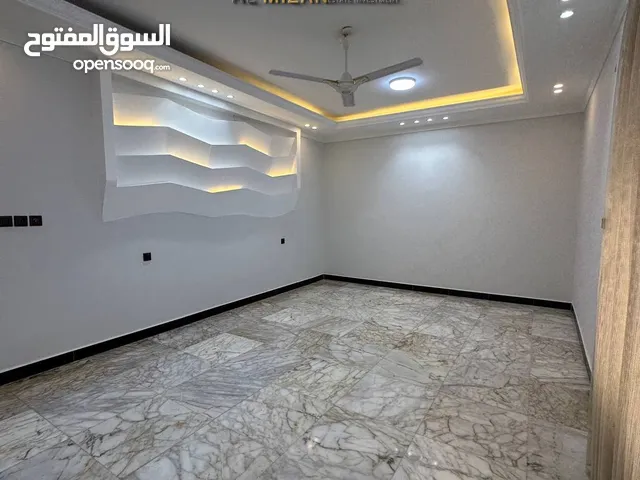 منزل بتصميم عصري و مواصفات راقية للايجار مساحة 500 متر موقع تجاري مميز على شارع 20 متر