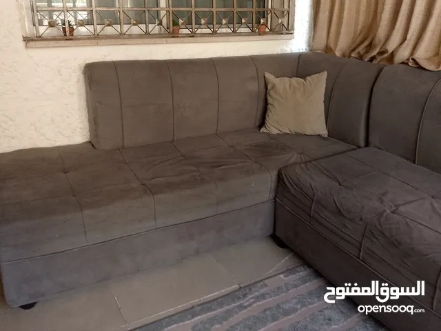 كورنر للبيع لون سكني يتسع ل 8 مقاعد تقريبا