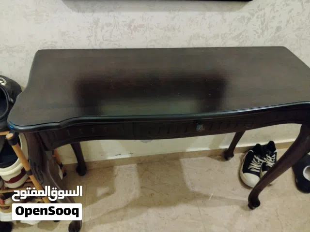 طاولة ممر مع مراي