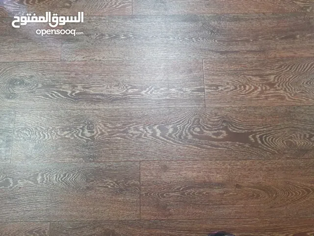 نايلو بلجيكي لون قهوي شينه جديد مستعمل له 3شهور فقط