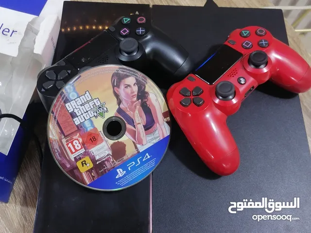 بلايستيشن 4 فات مع ايادي عدد 2 وحده اصليه والثانيه كوبي ون مع سدي GTAV للبيع بسعر 125 دينار
