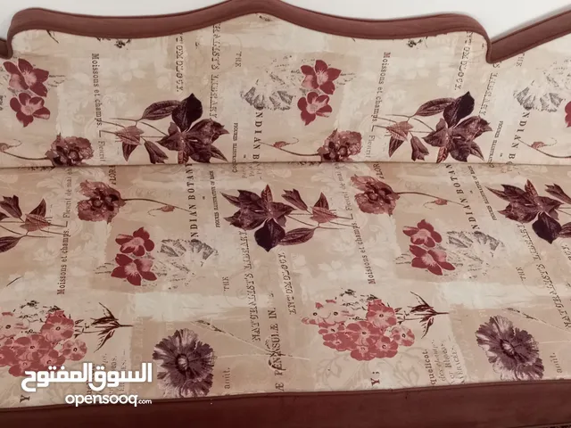 طقم فرشات مع 6 مراكي و6 مساند ضغط 16 بحال الوكاله